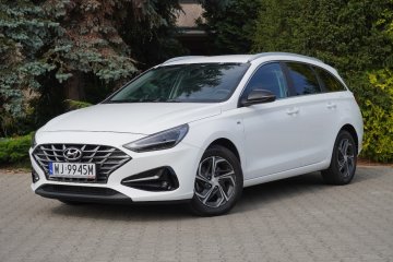 SalonPL, Bezwypadek , Kamera, Czuj. park, Asyst pasa, CarPlay/AA, FV23